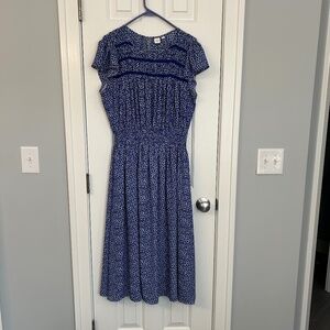 Gap maxi dress, size large, blue and white with shirring and flutter sleeves